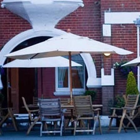Hickstead Hotel Bolney Extérieur photo