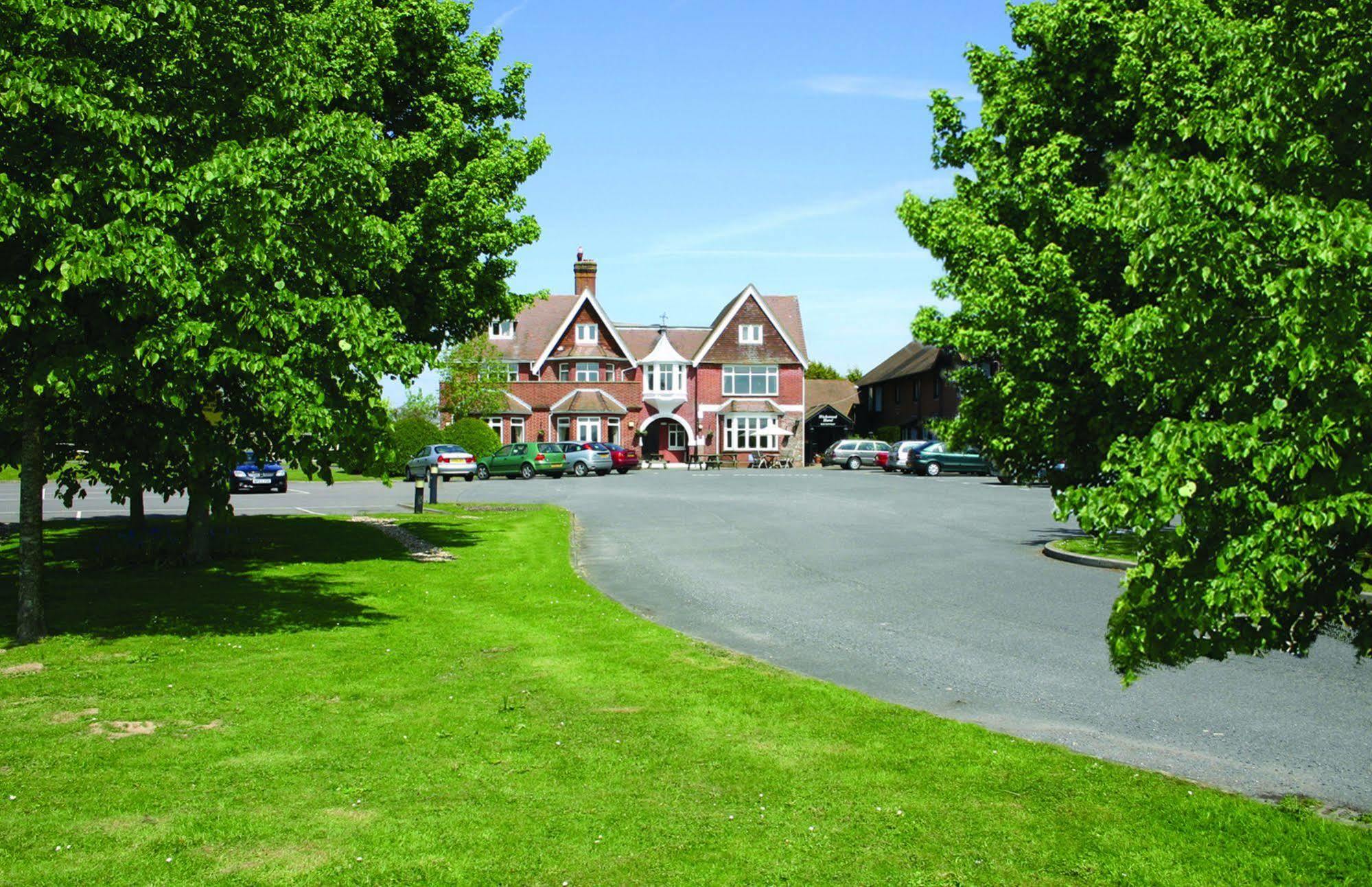 Hickstead Hotel Bolney Extérieur photo